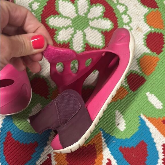 Nike Kids Pink Sandals Bundle - Picture 4 of 12